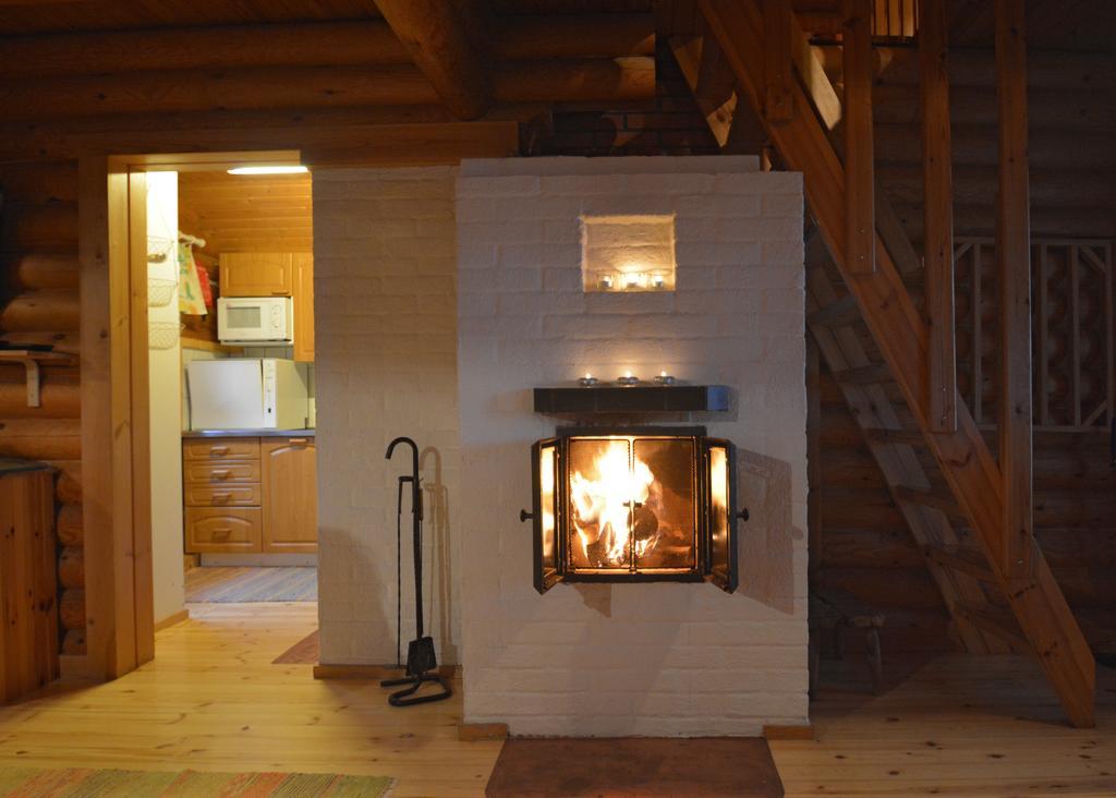 Lomapesae Cottages Pertunmaa Стая снимка